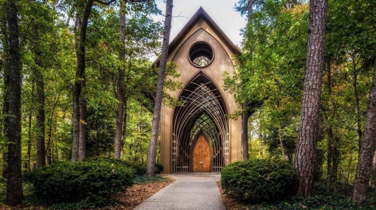 USA – Mildred B. Cooper Memorial Chapel. “Gotyk wiecznie żywy”