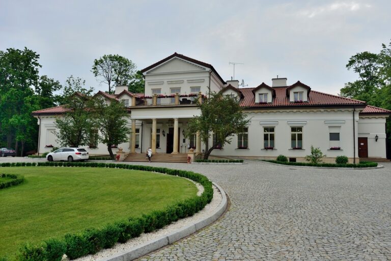 Renowacja pałacu w Żelechowie (woj. mazowieckie)