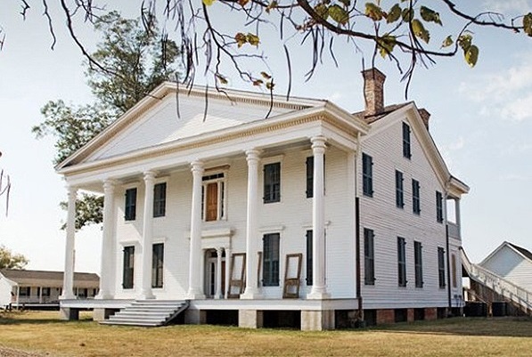 USA – Burrus House, Missisippi – inspirująca renowacja starego dworu