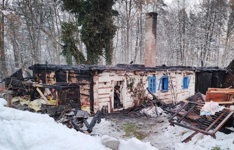 Zakrzów koło Wieliczki – potrzebna pomoc w odbudowie spalonego domu w Skansenie Zagroda Apolonia