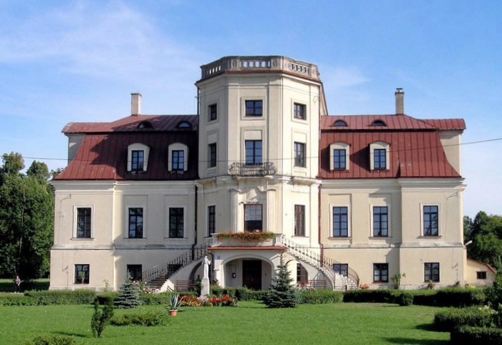Łabunie (woj. lubelskie) – historia zniszczenia i odbudowy pałacu Zamoyskich