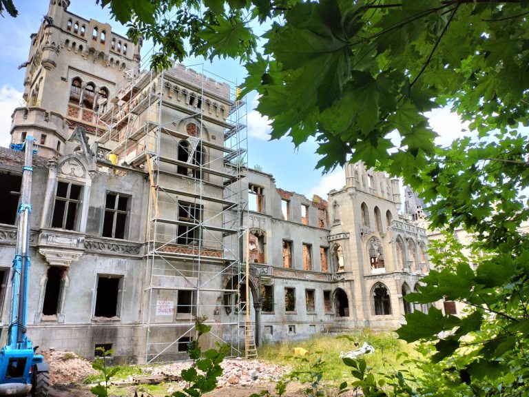Kopice (woj. opolskie) – pałac otrzymał dwa dofinansowania na prace remontowe