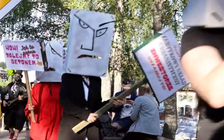 Szklarska Poręba – protest-happening mieszkańców przeciwko inwazji deweloperów