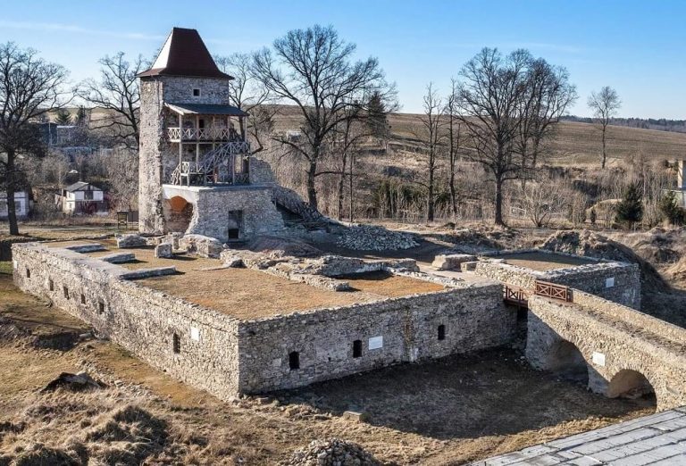 Stara Kamienica (woj. dolnośląskie) – będzie kolejny etap odbudowy zamku