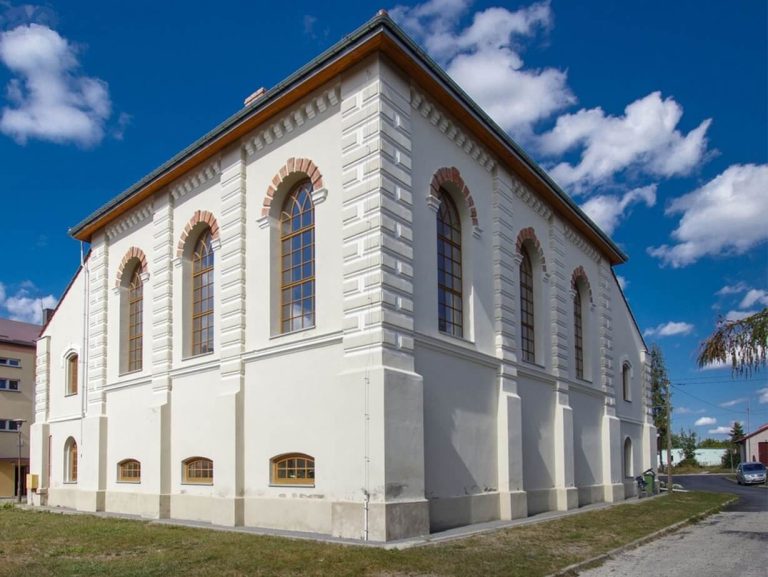 Cieszanów (woj. podkarpackie) – renowacja dawnej synagogi z przeznaczeniem na Dom Dziennego Pobytu dla Seniorów