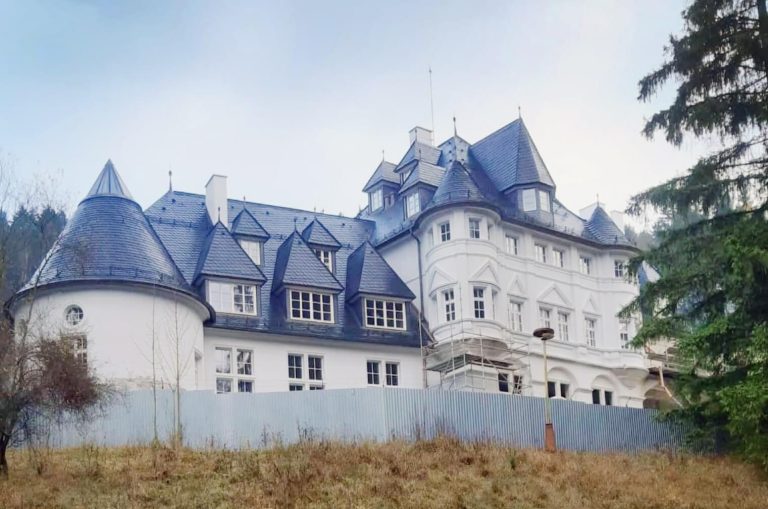 Słowacja – małżeństwo uratowało zamek (dwór myśliwski) Kunerad od całkowitego zniszczenia