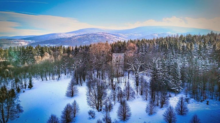 Pobiedna (powiat lubański) – 4 lutego zaprezentowano projekt odbudowy wieży Mon Plaisir