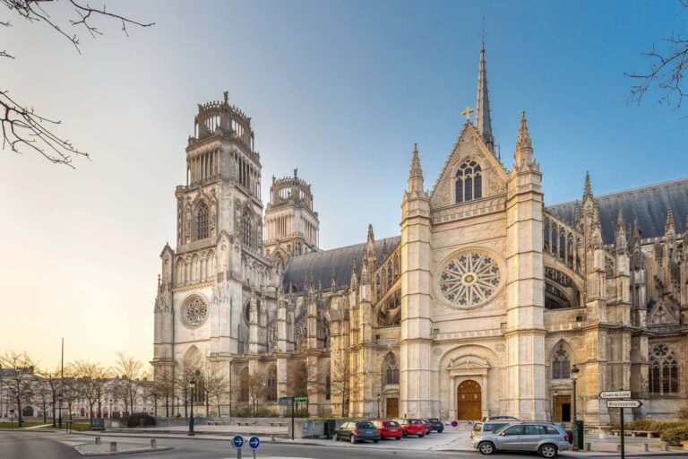 Francja, Orlean – prace konserwatorskie przy katedrze Sainte‑Croix w latach 2023-26